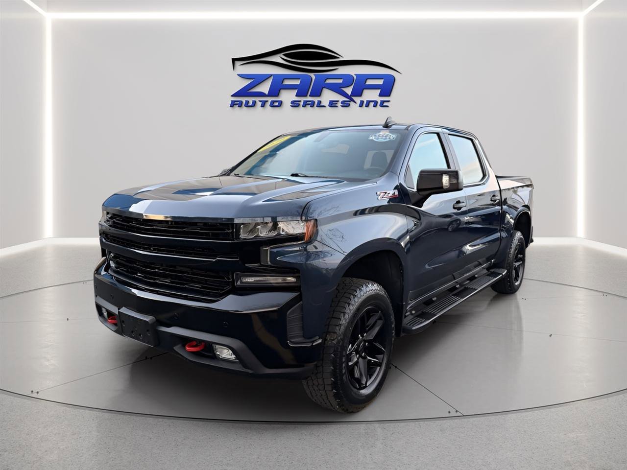 Used 2020 Chevrolet Silverado 1500 LT Trail Boss image 2