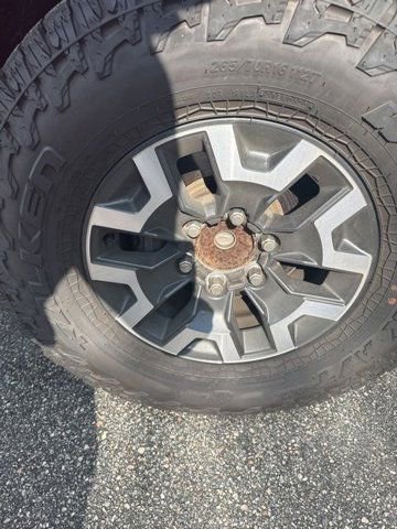 Used 2021 Toyota Tacoma TRD Off-Road image 10