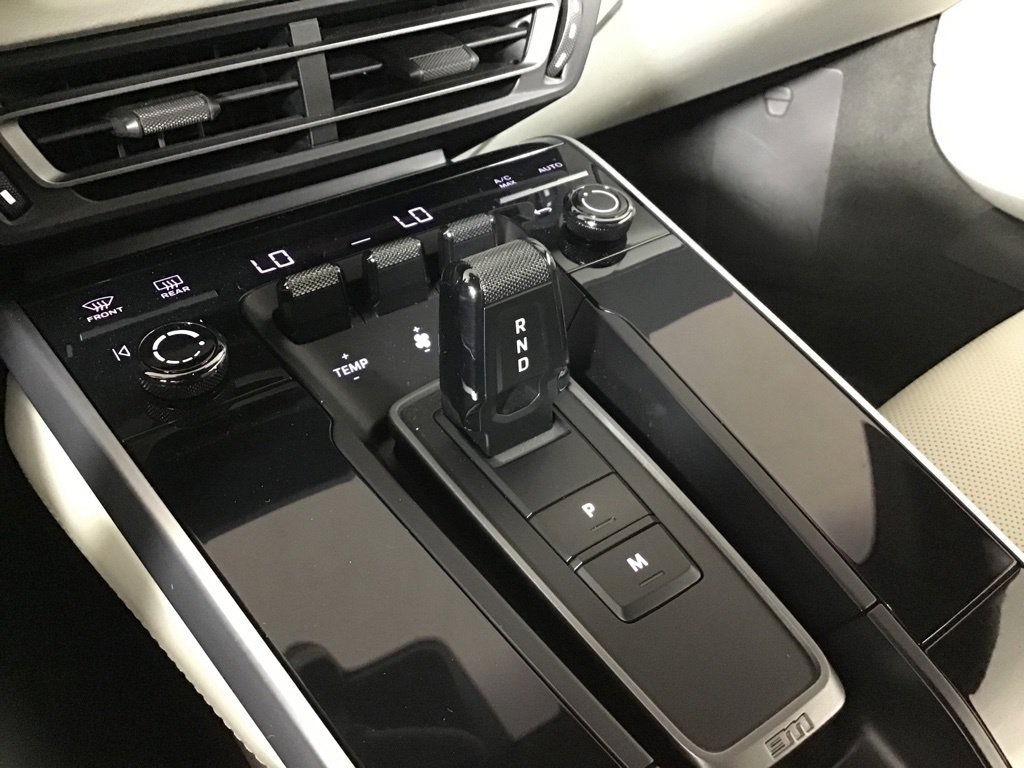 Certified 2022 Porsche 911 Turbo S AWD/4WD image 33