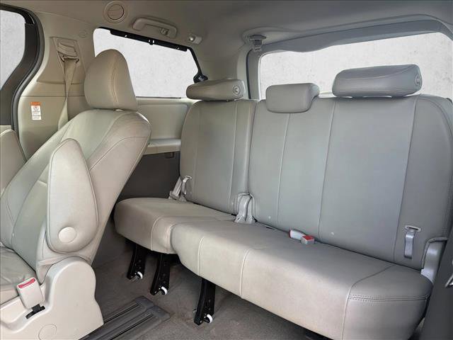 Used 2017 Toyota Sienna XLE Premium image 26