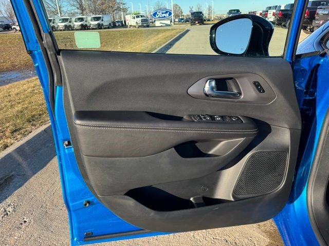 New 2026 Chrysler Pacifica Select image 8