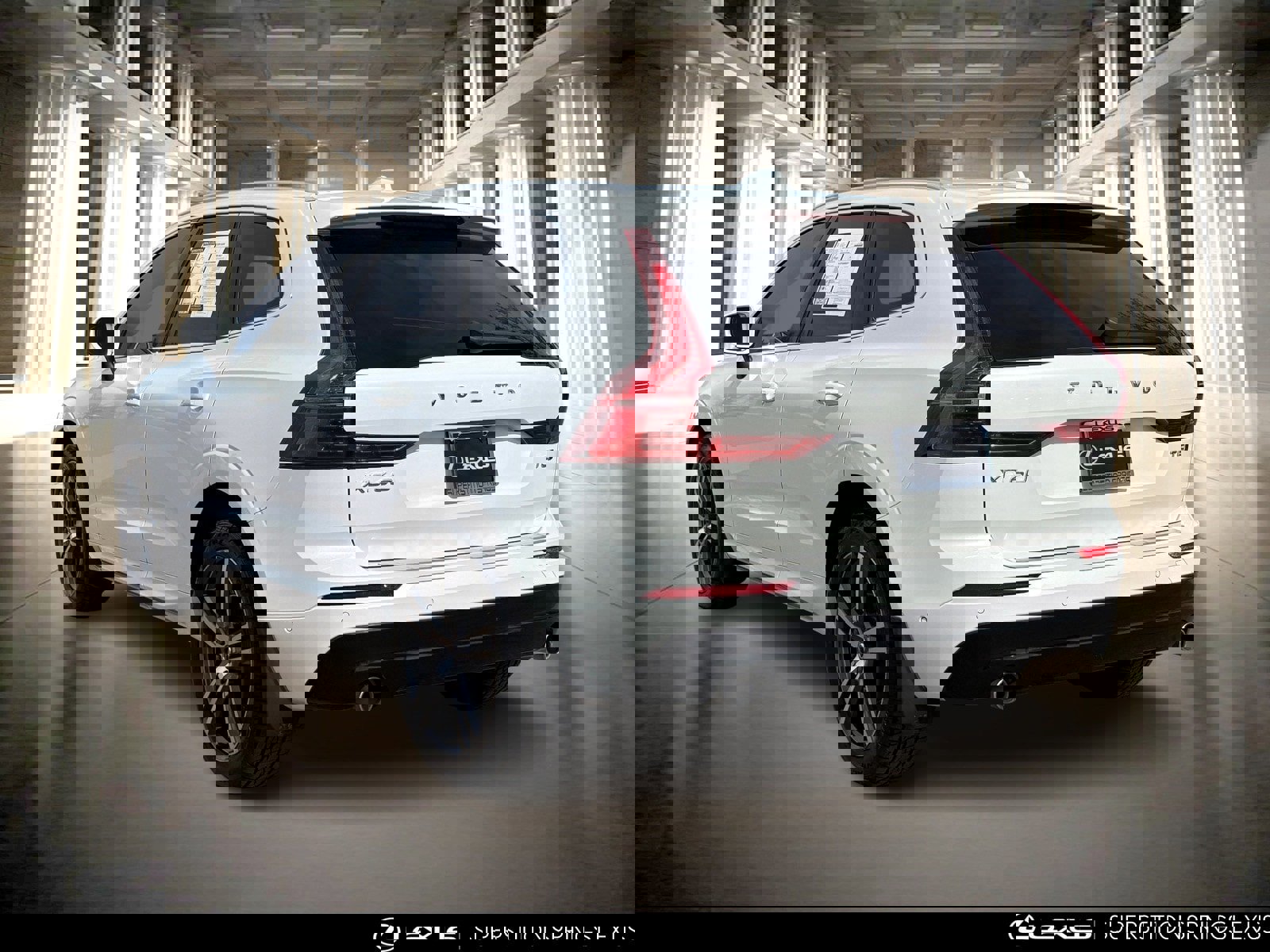 Used 2018 Volvo XC60 T5 Momentum w/ Convenience Package image 6