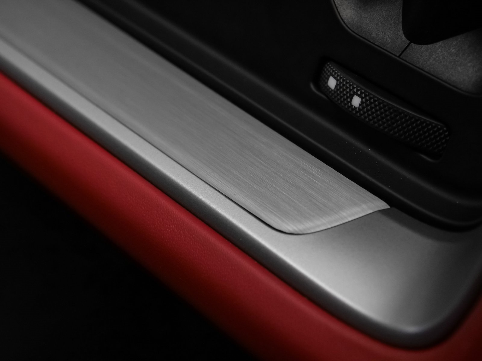 Used 2025 Porsche Cayenne Coupe image 26