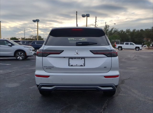 New 2026 Mitsubishi Outlander SE FWD image 7