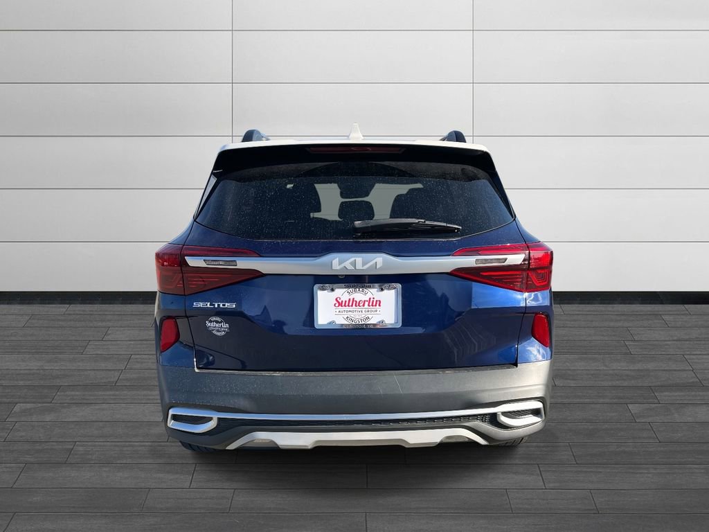 Used 2022 Kia Seltos Nightfall Edition image 4