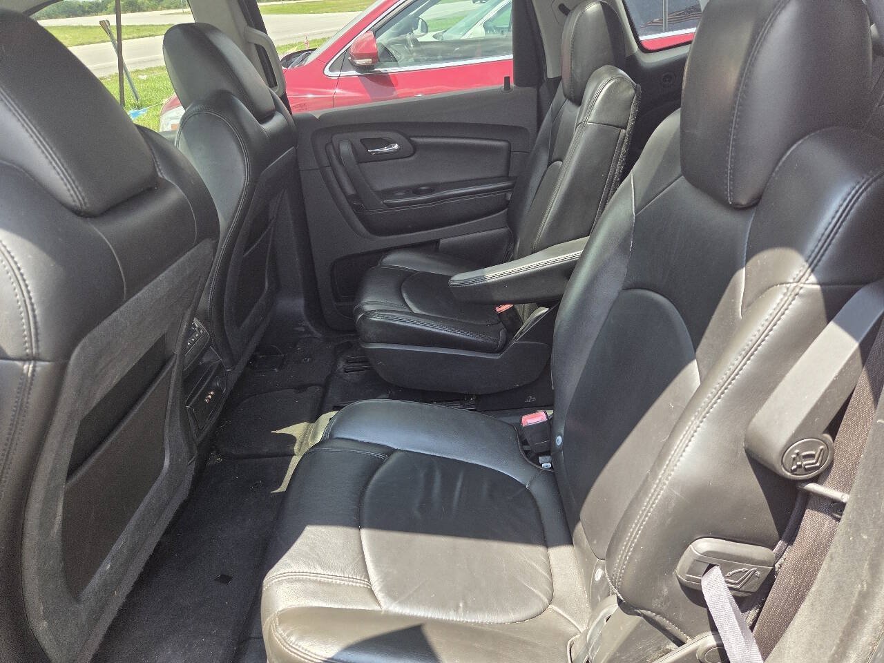 Used 2010 Chevrolet Traverse LT w/ Personal Connectivity Package FWD image 12
