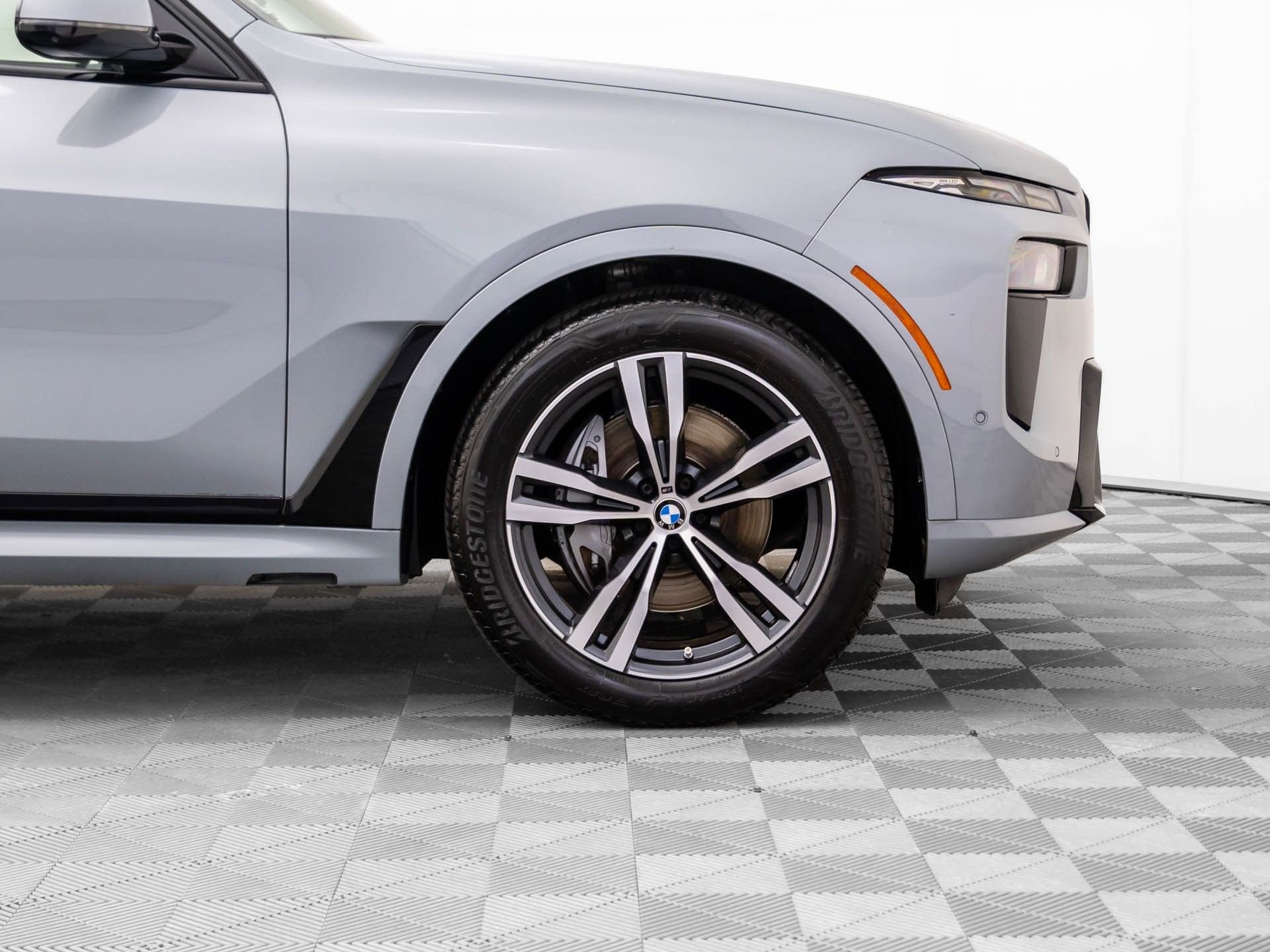 Used 2023 BMW X7 xDrive40i w/ M Sport Package image 38