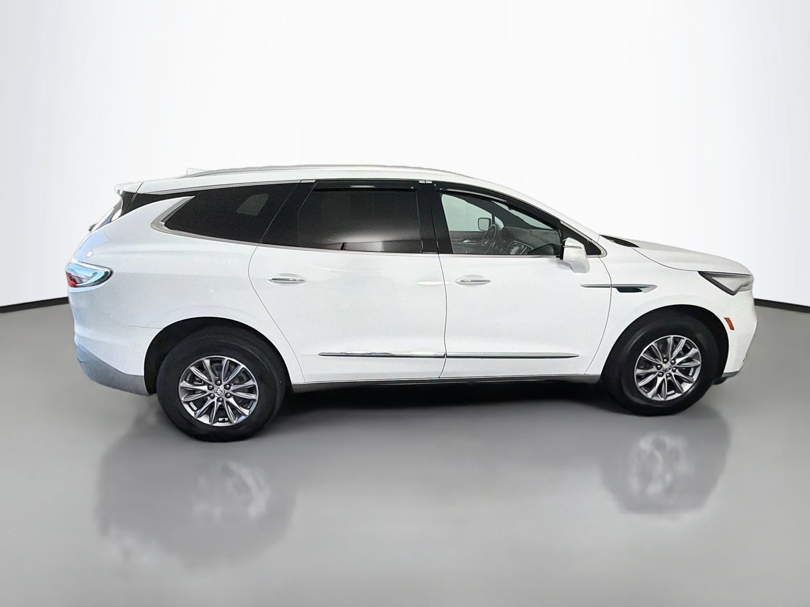 Used 2024 Buick Enclave Essence FWD image 8