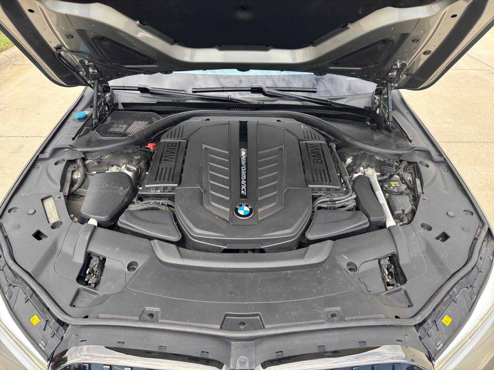 Used 2020 BMW M760i xDrive AWD/4WD image 32