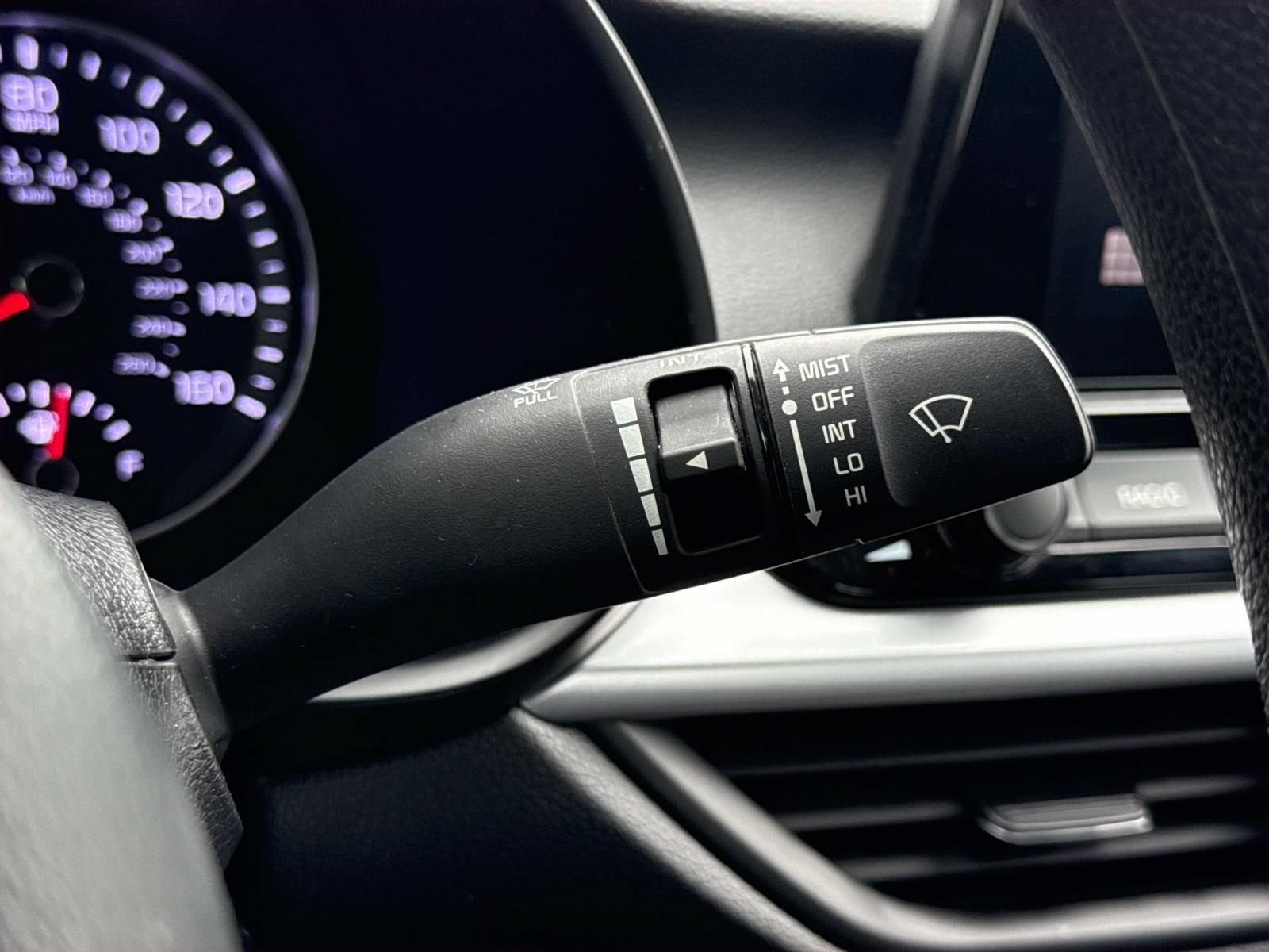 Used 2023 Kia Forte LXS w/ LXS Technology Package FWD image 17