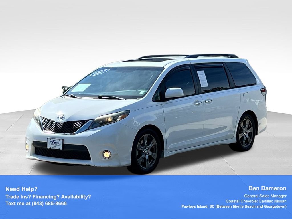 Used 2017 Toyota Sienna SE Premium FWD image 1