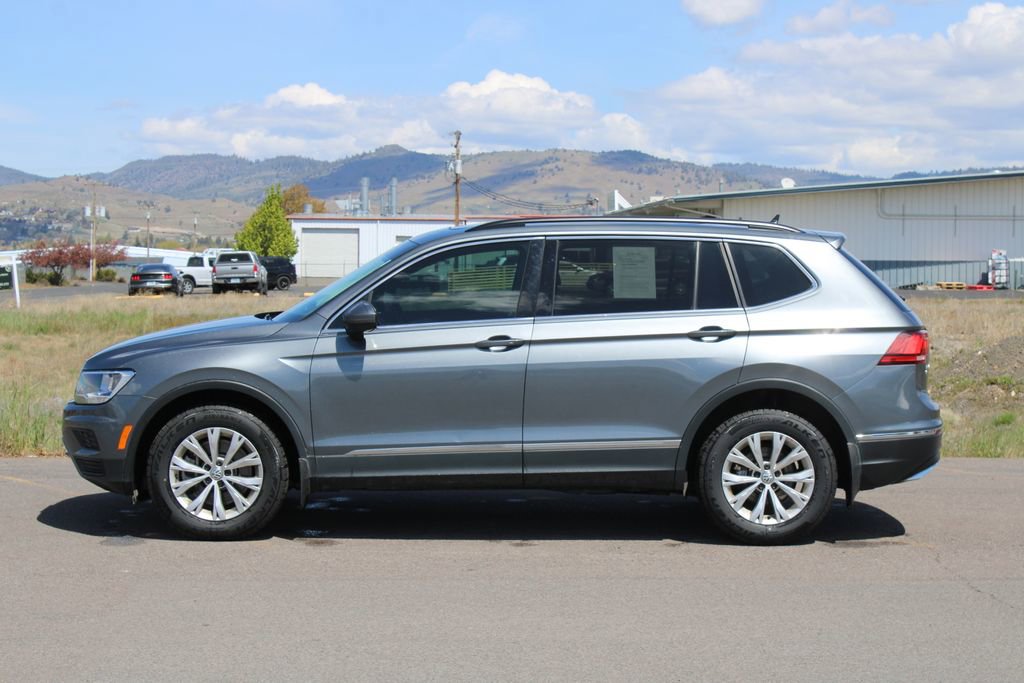 Used 2018 Volkswagen Tiguan SE w/ Panoramic Sunroof Package AWD/4WD image 2