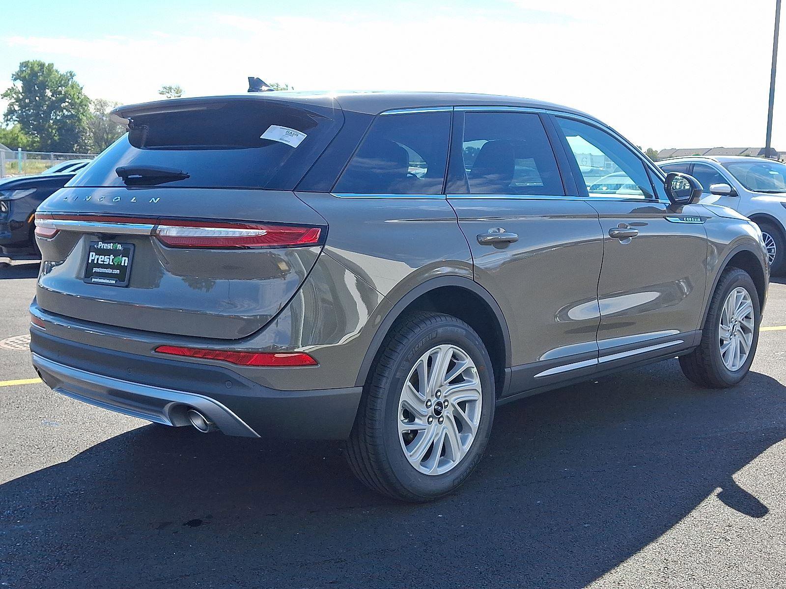 New 2025 Lincoln Corsair Premiere image 3