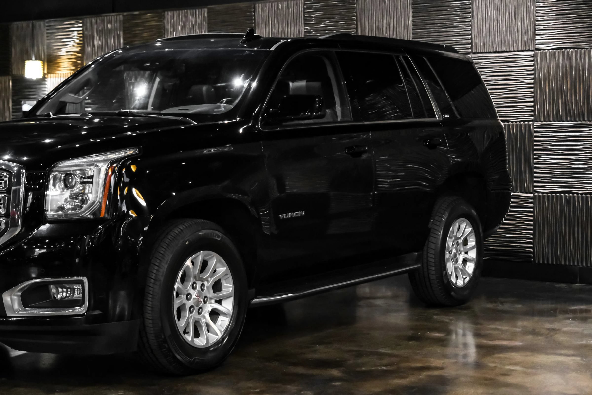 Used 2020 GMC Yukon SLT w/ Open Road Package AWD/4WD image 9