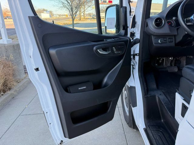 New 2025 Mercedes-Benz Sprinter 2500 image 9