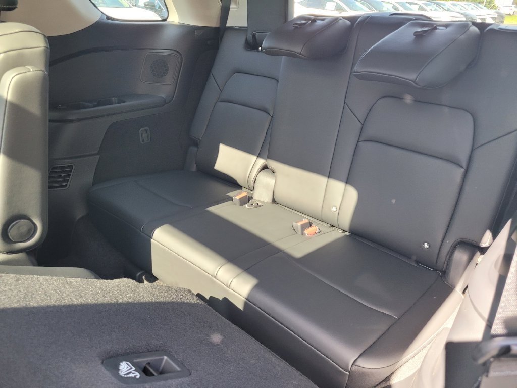 New 2026 Nissan Pathfinder Platinum AWD/4WD image 36