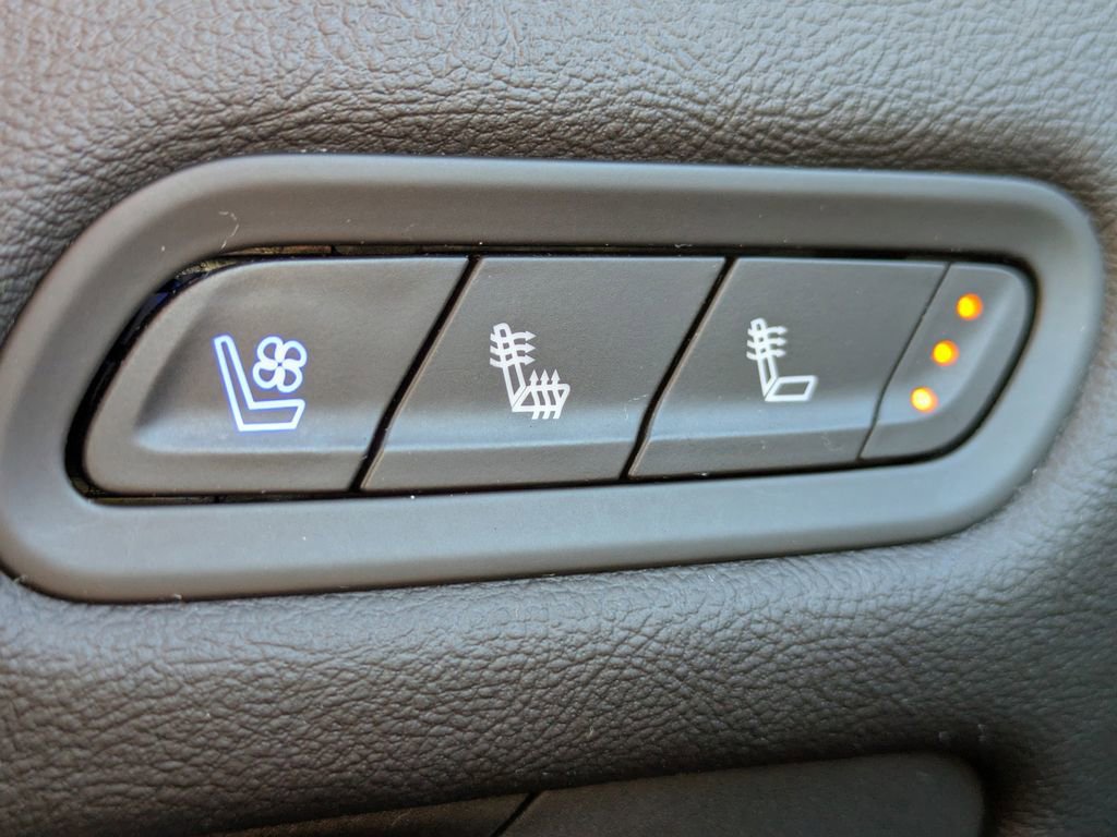 Used 2021 Cadillac Escalade ESV Premium Luxury w/ LPO, Radiant Package image 30