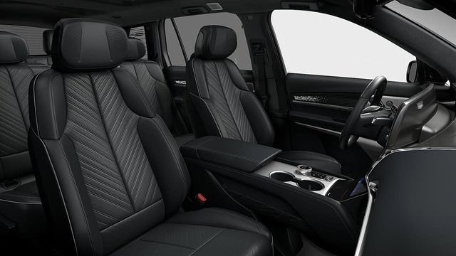 New 2026 Cadillac Vistiq Platinum w/ LPO, Floor Liner Package image 35