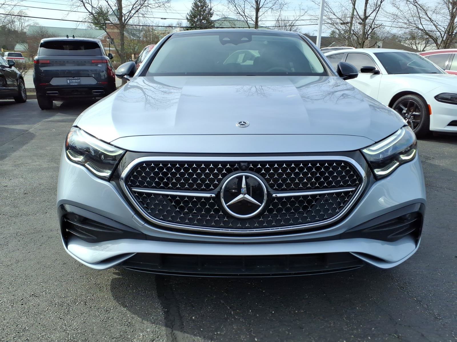 Used 2024 Mercedes-Benz E 350 4MATIC Sedan image 2