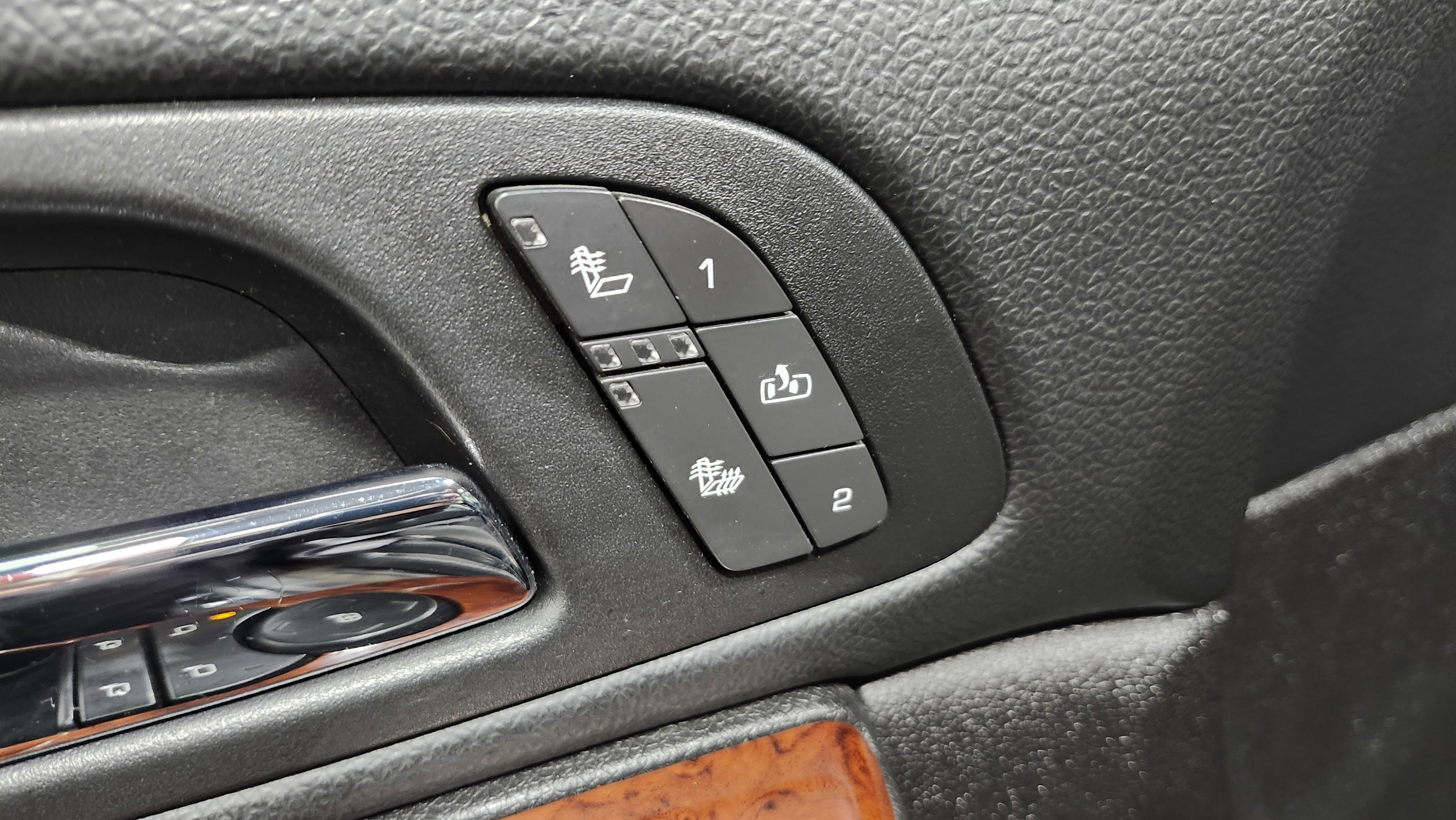 Used 2014 Chevrolet Tahoe LT image 9