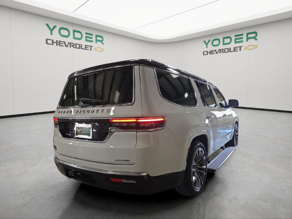 Used 2023 Jeep Grand Wagoneer Series III AWD/4WD image 7