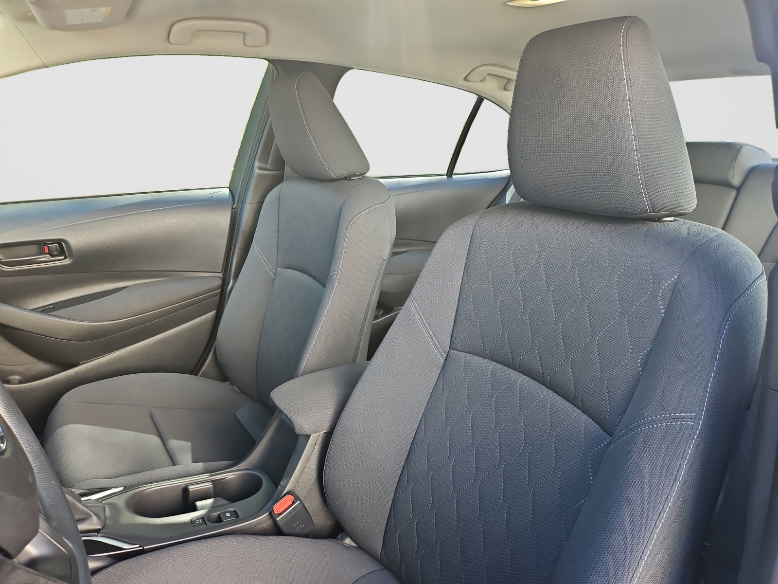 Used 2025 Toyota Corolla LE w/ LE Premium Package FWD image 23