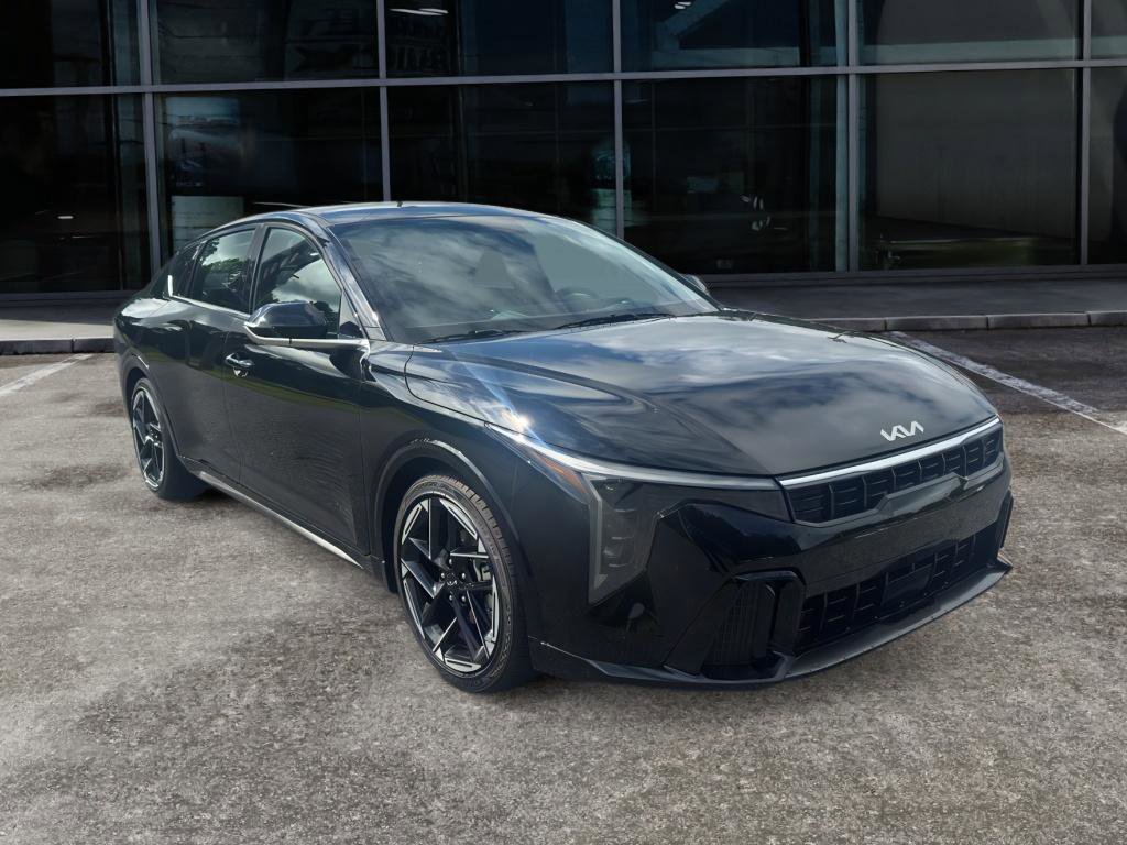 New 2025 Kia K4 GT-Line image 3