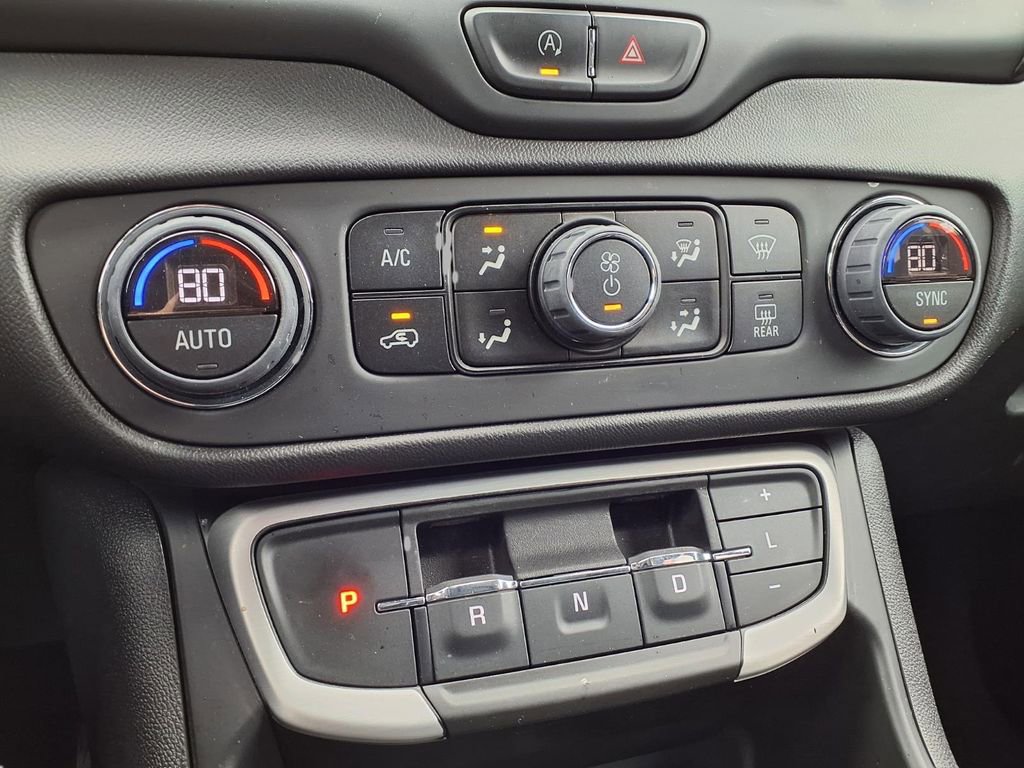 Used 2023 GMC Terrain SLE w/ Driver Convenience Package image 9