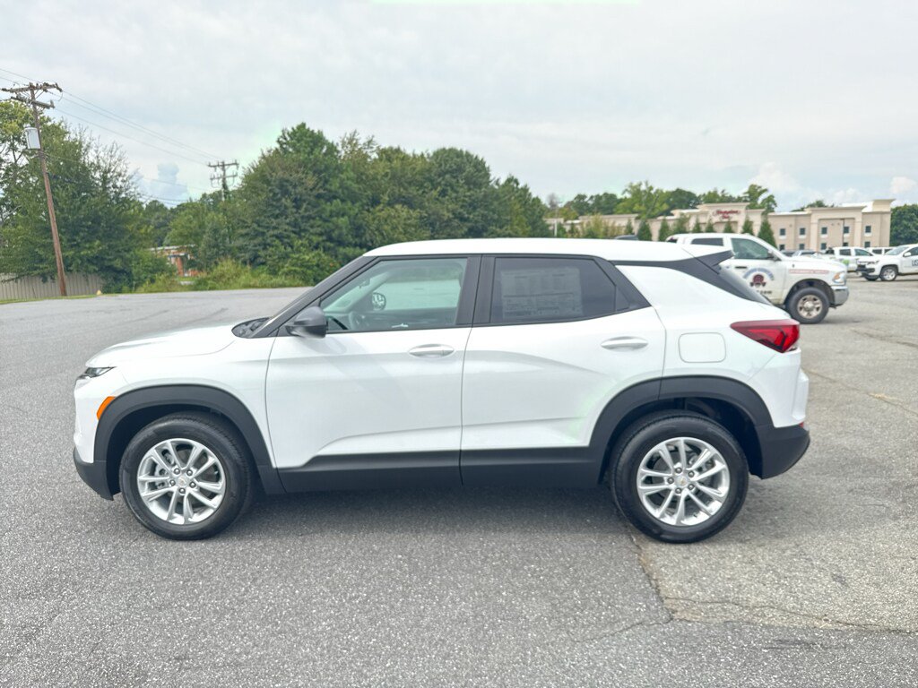New 2026 Chevrolet TrailBlazer LS w/ LS Convenience Package FWD image 3
