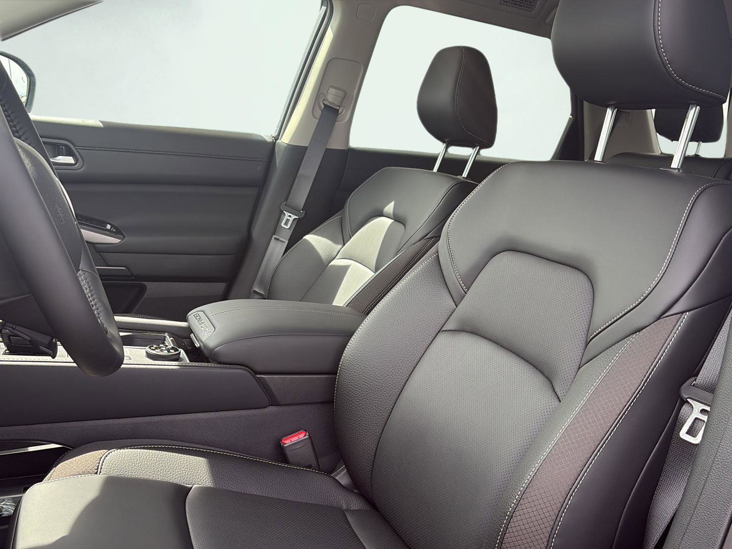 New 2026 Nissan Pathfinder SL AWD/4WD image 9