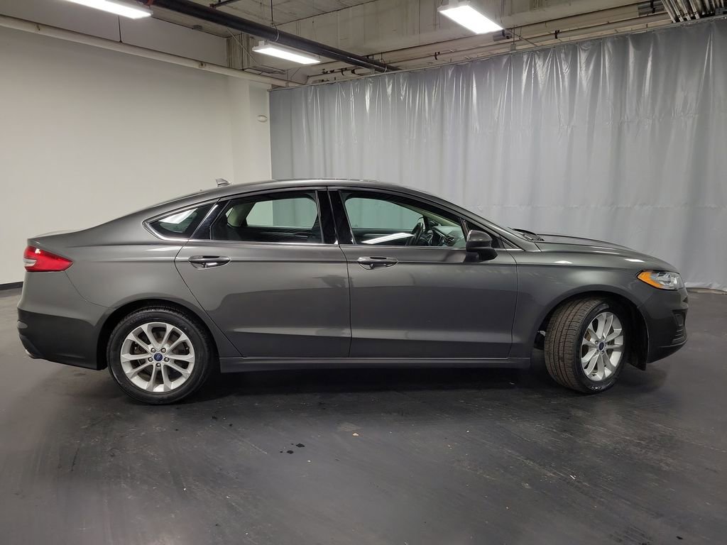Used 2020 Ford Fusion SE image 10