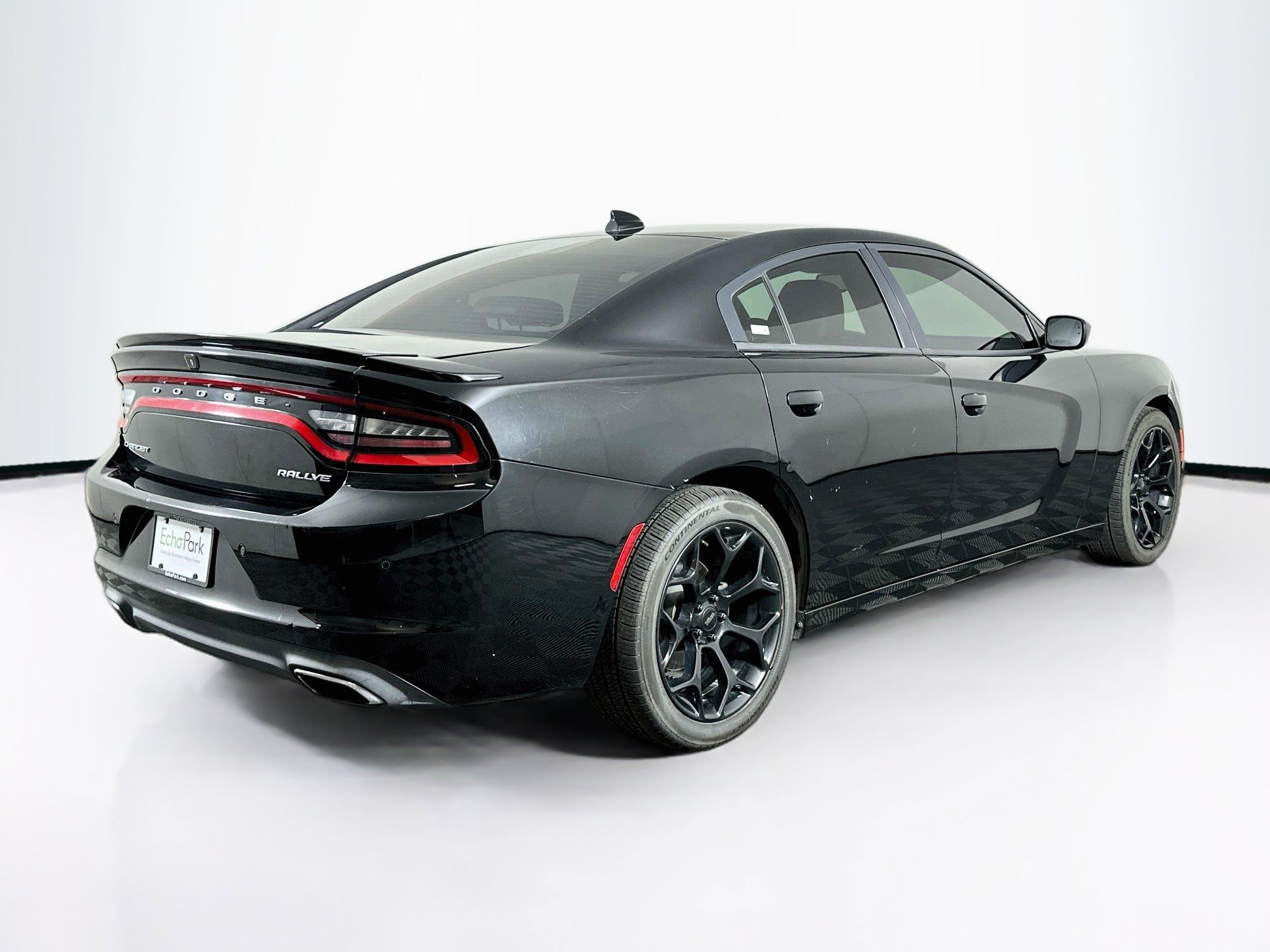 Used 2015 Dodge Charger SXT w/ Plus Group RWD image 9
