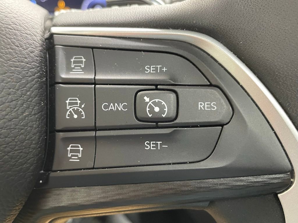 Used 2023 Jeep Grand Cherokee Altitude AWD/4WD image 26
