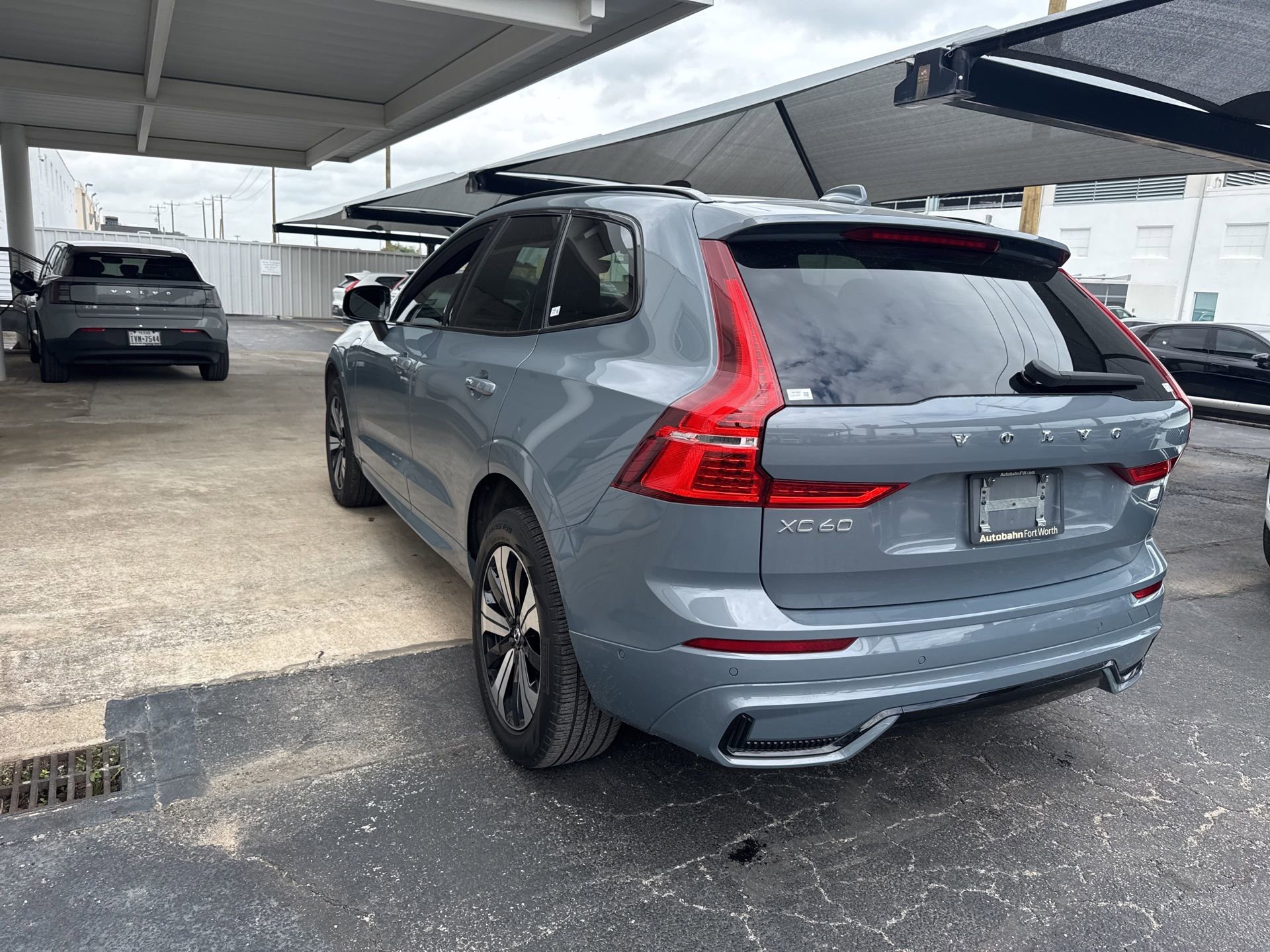 Used 2024 Volvo XC60 T8 Plus w/ Climate Package AWD/4WD image 7