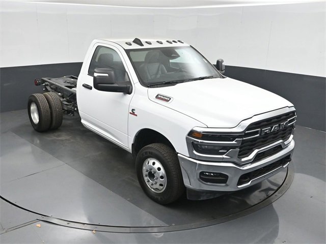 New 2026 RAM 3500 Tradesman w/ Chrome Appearance Group image 24