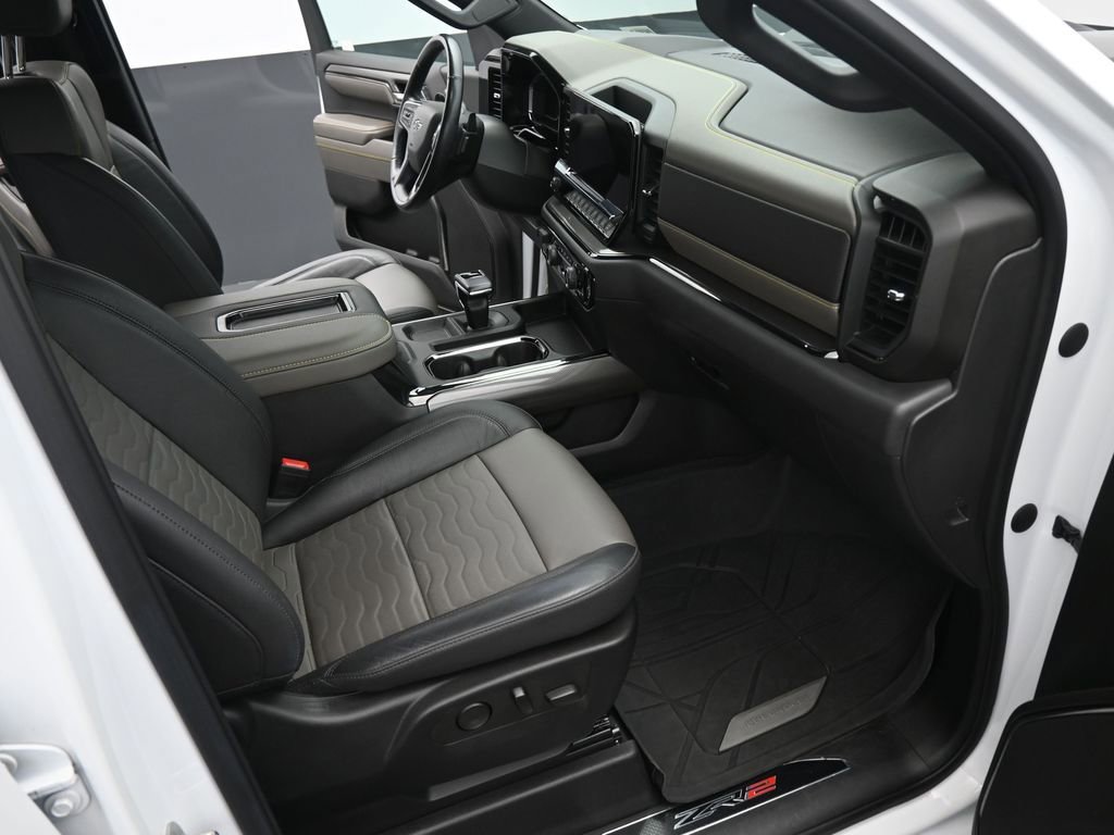 Used 2022 Chevrolet Silverado 1500 ZR2 w/ Technology Package image 17