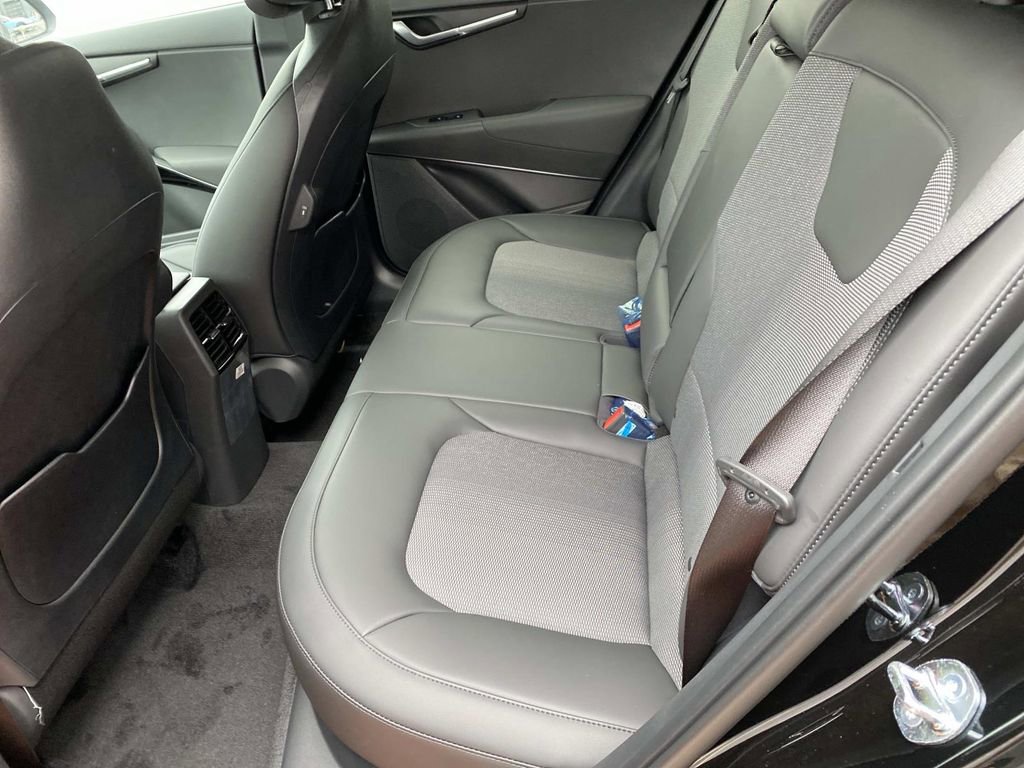 New 2025 Kia Niro EX w/ EX Cold Weather Package image 6