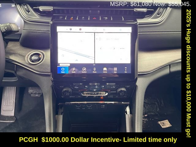 New 2025 Jeep Grand Cherokee Overland image 5