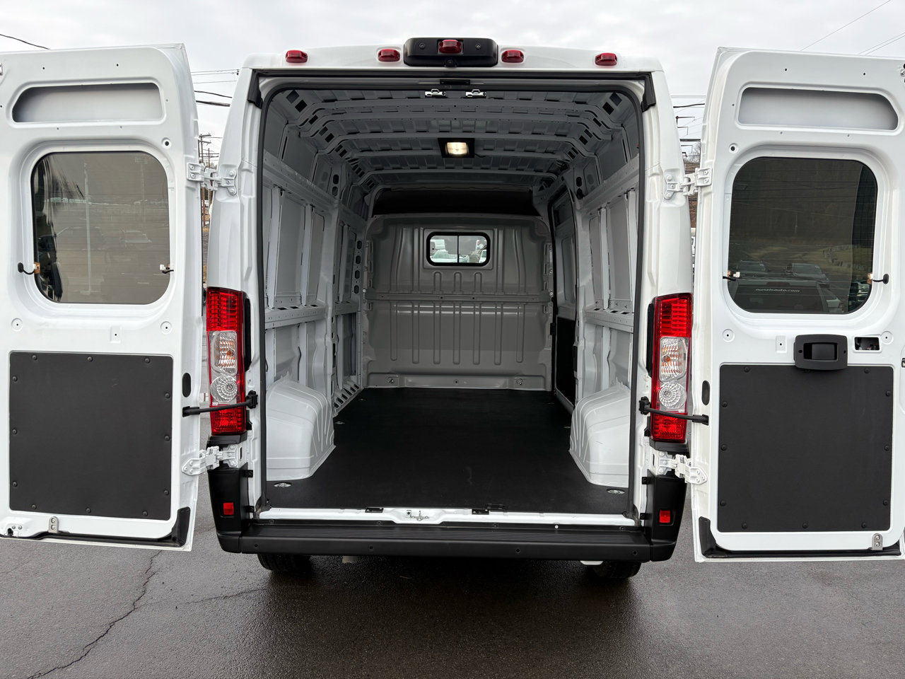 Used 2024 RAM ProMaster 2500 w/ Quick Order Package 22G SLT image 27