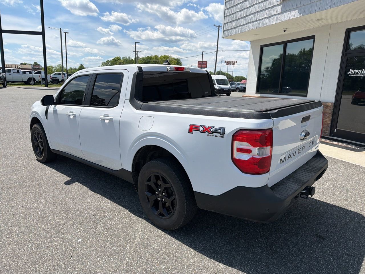 Used 2022 Ford Maverick Lariat w/ Lariat Luxury Package image 6