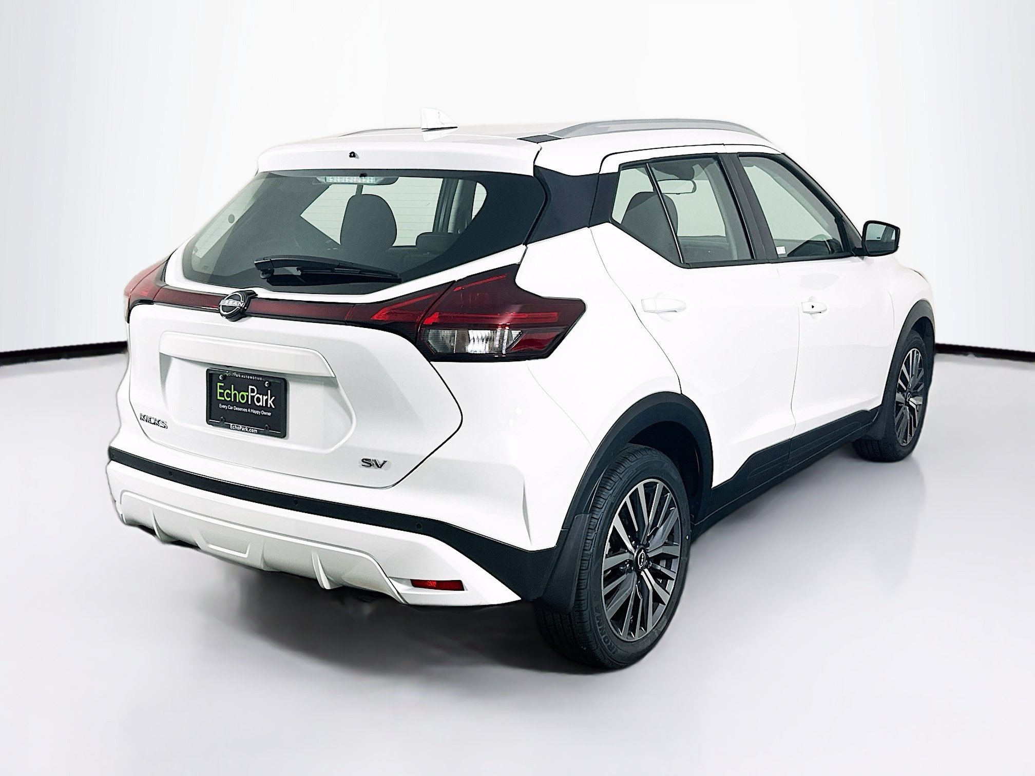 Used 2023 Nissan Kicks SV FWD image 9