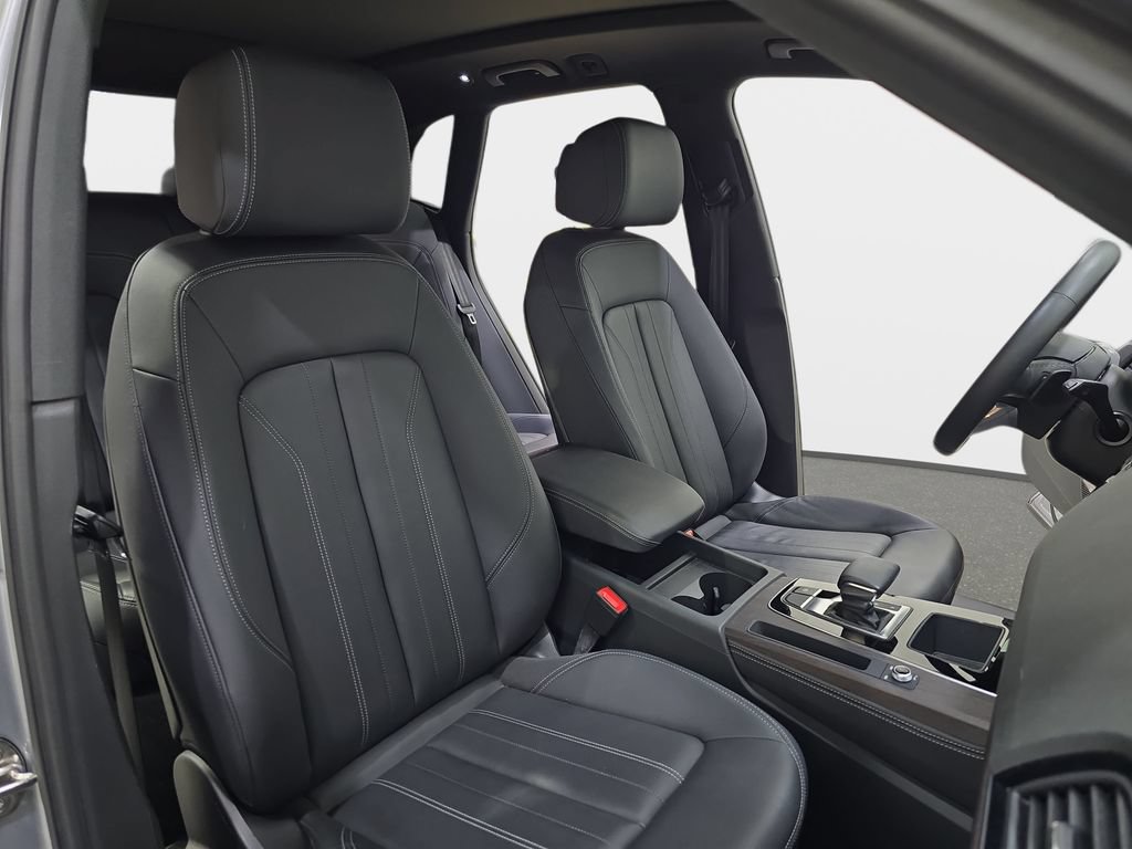 Used 2023 Audi Q5 Premium Plus w/ Premium Plus Package AWD/4WD image 12