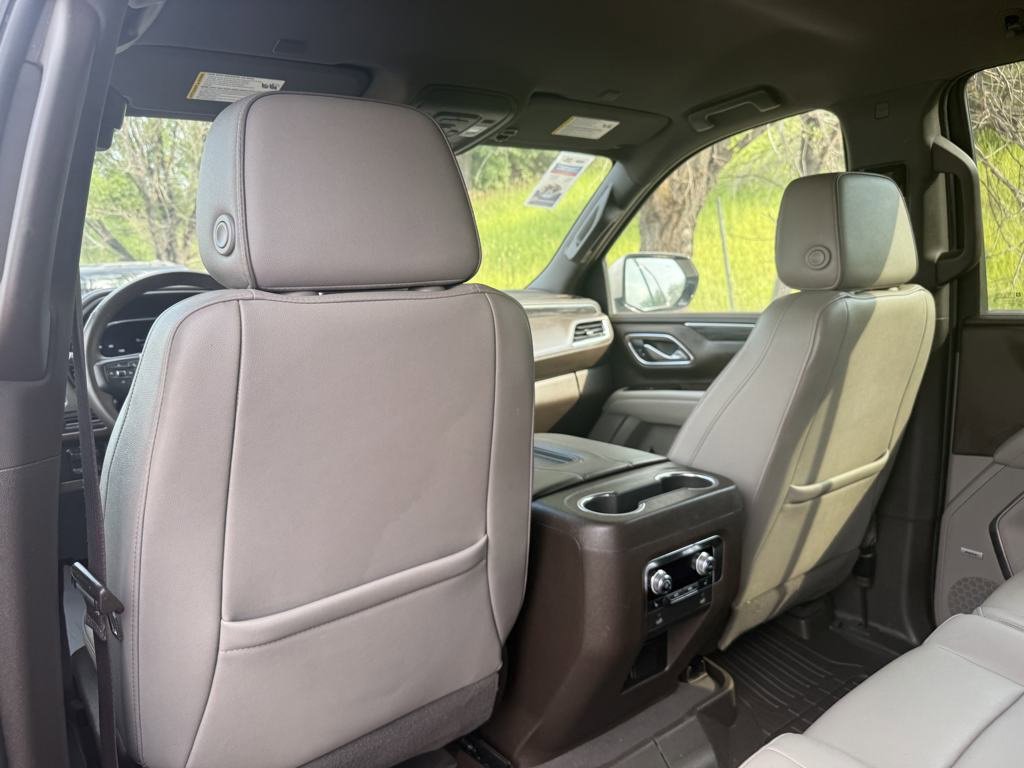 Used 2022 GMC Yukon SLT w/ SLT Luxury Package image 22