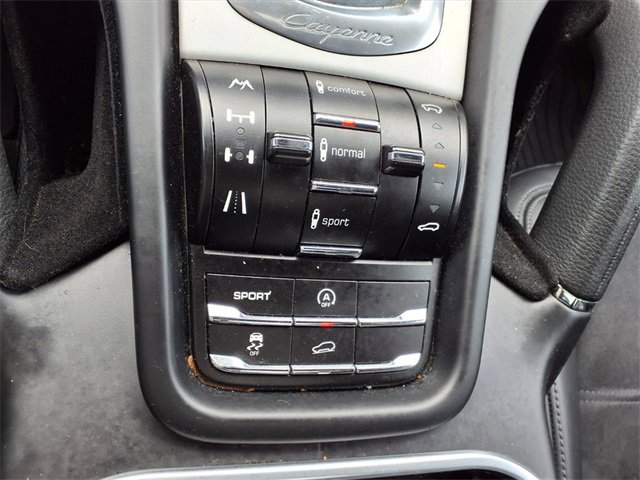 Used 2013 Porsche Cayenne GTS image 19