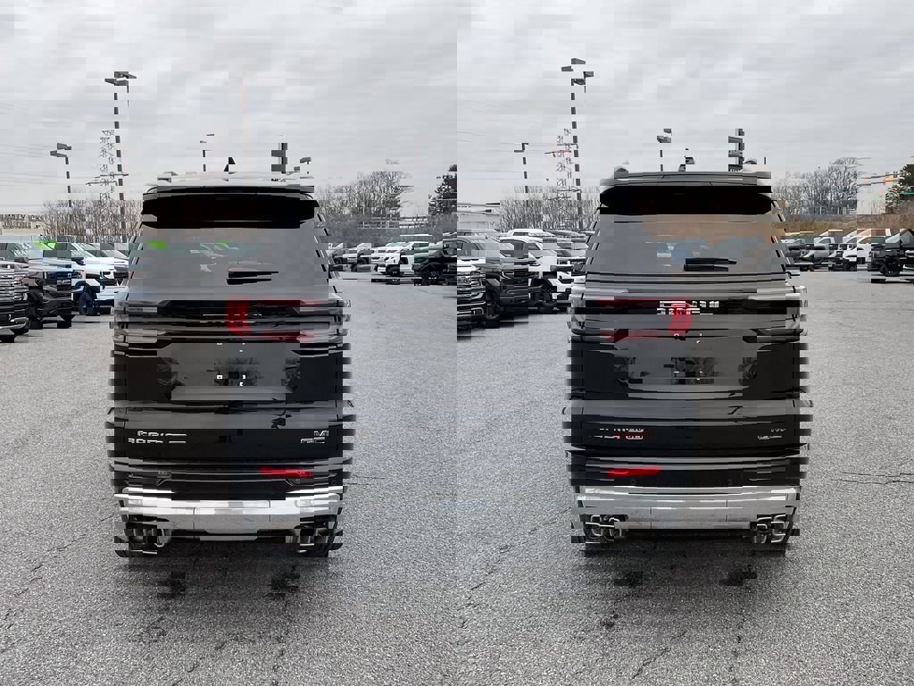 New 2026 GMC Acadia Denali w/ Super Cruise Package image 8