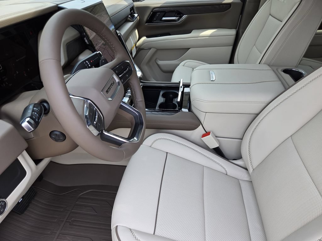 New 2026 GMC Yukon XL Denali w/ LPO, Floor Liner Package AWD/4WD image 8