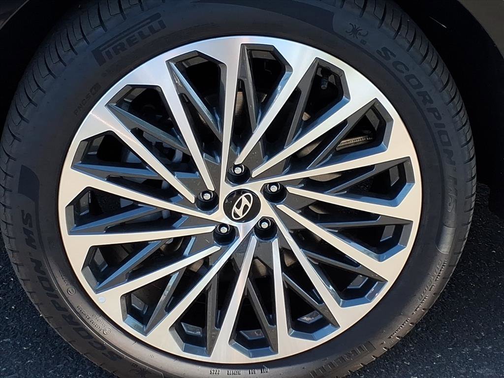 Used 2026 Hyundai Palisade Calligraphy image 9