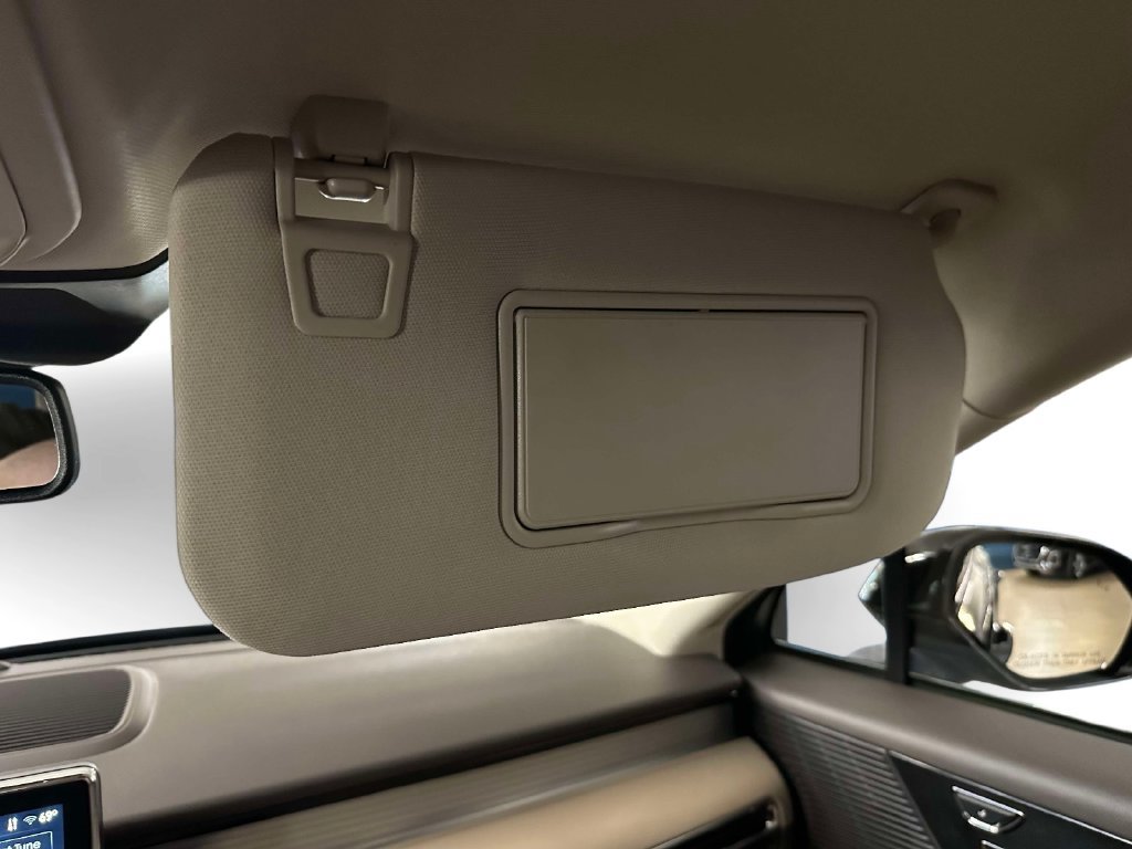 Used 2022 Lincoln Corsair AWD w/ Premium Package image 32