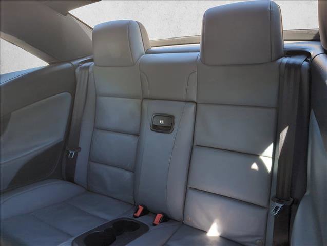 Used 2013 Volkswagen Eos Executive FWD image 18