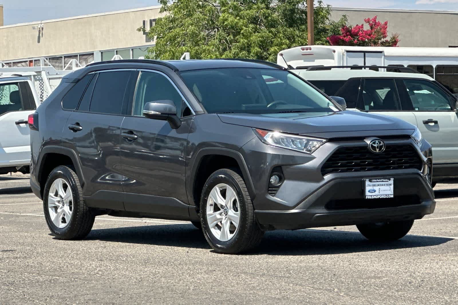 Used 2021 Toyota RAV4 XLE FWD image 10